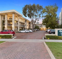 The Peninsula Riverside Apartments - Hotel Accommodation