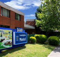 Lamplighter Motel - Hotel Accommodation