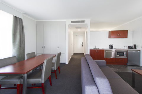 Abode Narrabundah - Hotel Accommodation 7