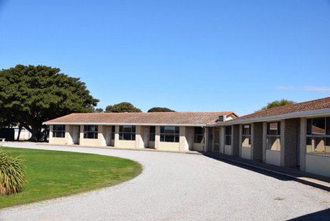 Stansbury Holiday Motel - Hotel Accommodation 6