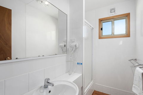 Port Broughton Tourist Park - Hotel Accommodation 22