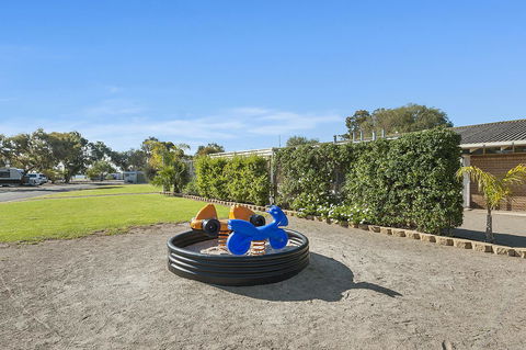 Port Broughton Tourist Park - Hotel Accommodation 6