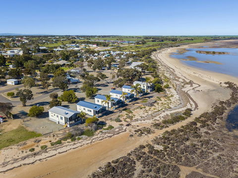 Port Broughton Tourist Park - Hotel Accommodation 11