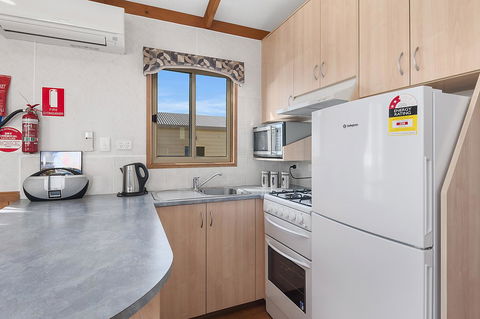 Port Broughton Tourist Park - Hotel Accommodation 28