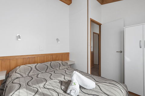 Port Broughton Tourist Park - Hotel Accommodation 14