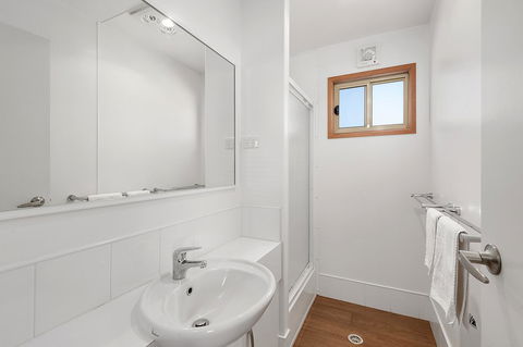 Port Broughton Tourist Park - Hotel Accommodation 19