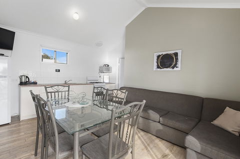 Port Broughton Tourist Park - Hotel Accommodation 41