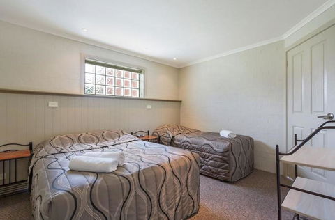 Heritage House Motel & Units - Hotel Accommodation 19