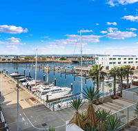 Port Adelaide Executive Waterfront Apartment - Hotel Accommodation
