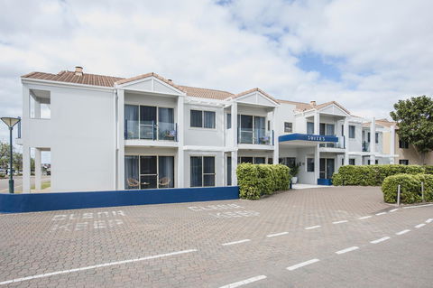 Marina Hotel - Hotel Accommodation 19
