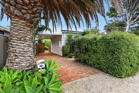 Ainslie Roberts Drive Retreat - Hotel Accommodation 13