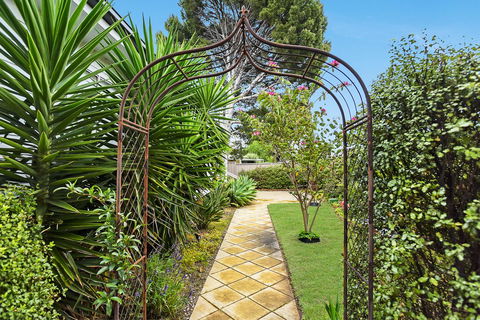 Ainslie Roberts Drive Retreat - Hotel Accommodation 15