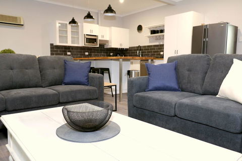 The Purple Door On Seaview - Hotel Accommodation 8