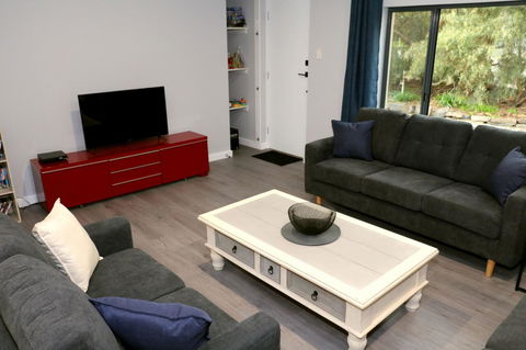 The Purple Door On Seaview - Hotel Accommodation 7