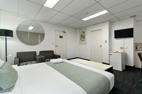 Cosmo On Bank - Hotel Accommodation 9