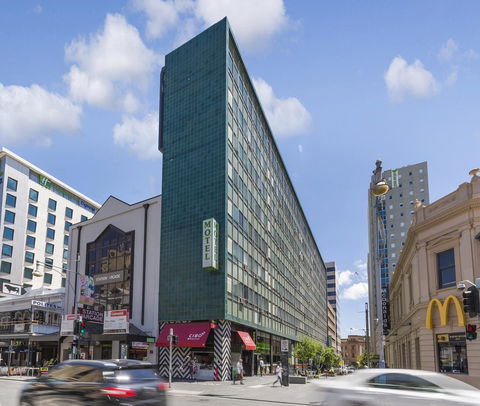 Cosmo On Bank - Hotel Accommodation 0