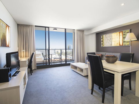 Oaks Adelaide Horizons Suites - Hotel Accommodation 3