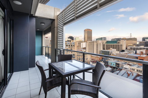 Oaks Adelaide Horizons Suites - Hotel Accommodation 2