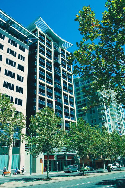 Oaks Adelaide Horizons Suites - Hotel Accommodation 0