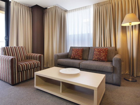Oaks Adelaide Horizons Suites - Hotel Accommodation 14