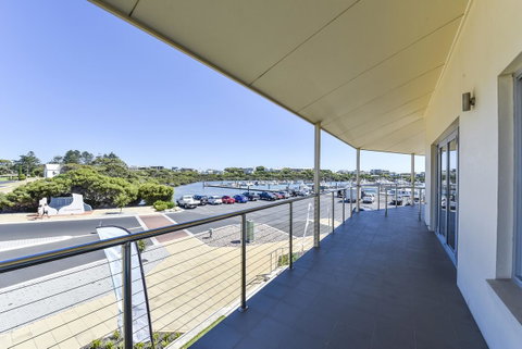 Aloha Waterfront Properties - Hotel Accommodation 10