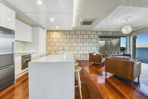 Aloha Waterfront Properties - Hotel Accommodation 22