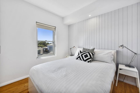 Aloha Waterfront Properties - Hotel Accommodation 19