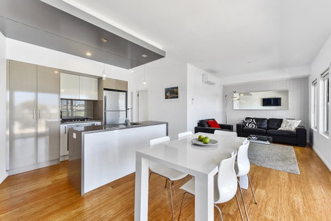 Aloha Waterfront Properties - Hotel Accommodation 18