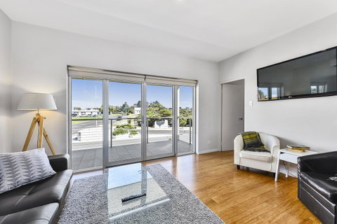 Aloha Waterfront Properties - Hotel Accommodation 29