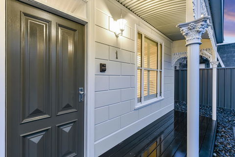 Aloha Central Luxury Apartments - Hotel Accommodation 22