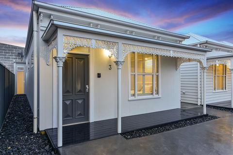 Aloha Central Luxury Apartments - Hotel Accommodation 2