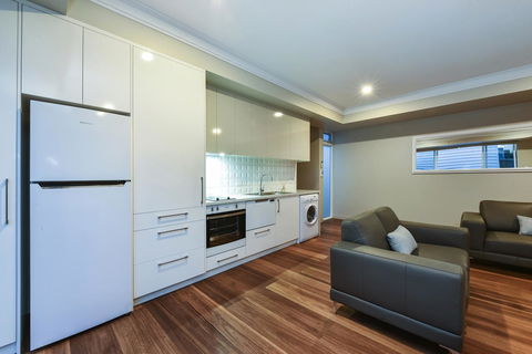 Aloha Central Luxury Apartments - Hotel Accommodation 29