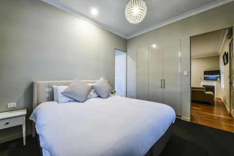 Aloha Central Luxury Apartments - Hotel Accommodation 14