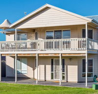 Rocks Beach House Victor Harbor - Hotel Accommodation