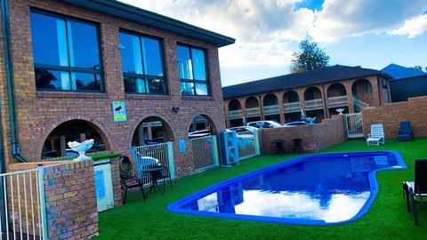 Cumberland Motor Inn - Hotel Accommodation 17