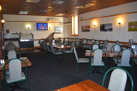 Commercial Hotel Morgan - Hotel Accommodation 7