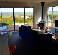 Coorong Waterfront Retreat - Hotel Accommodation