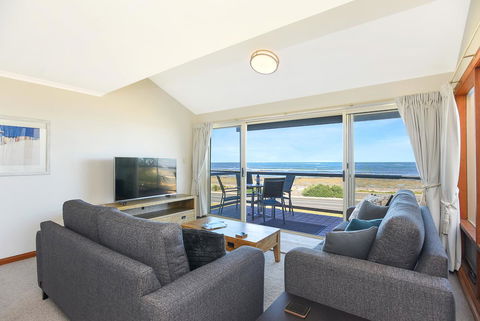 Franklin Beachfront Apartments - Hotel Accommodation 3