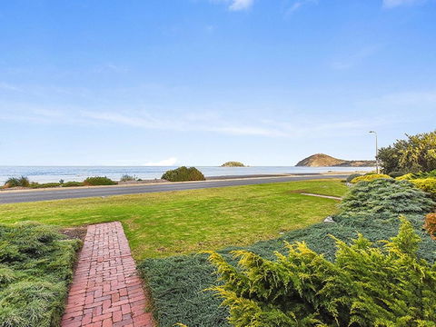 Franklin Beachfront Apartments - Hotel Accommodation 0