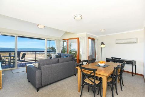 Franklin Beachfront Apartments - Hotel Accommodation 5