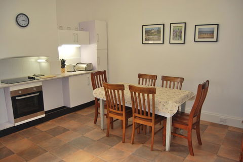 Jacaranda Cottage - Hotel Accommodation 9