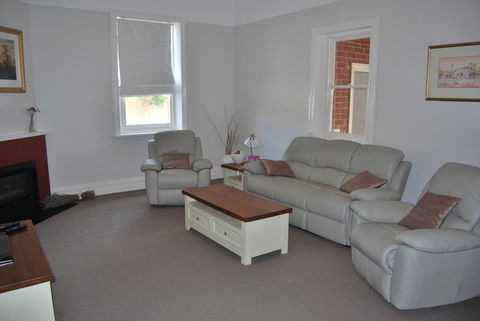 Jacaranda Cottage - Hotel Accommodation 6
