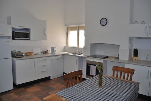 Jacaranda Cottage - Hotel Accommodation 8