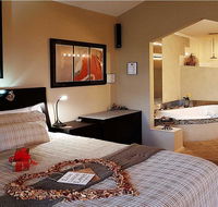 Romantic Getaways at Riverview Rise Retreats