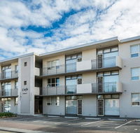 Glenelg Holiday Apartments - Corfu - Hotel Accommodation