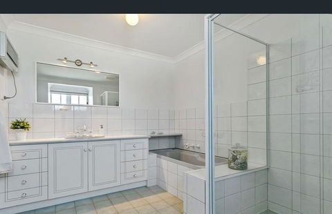 Angaston House - Hotel Accommodation 14