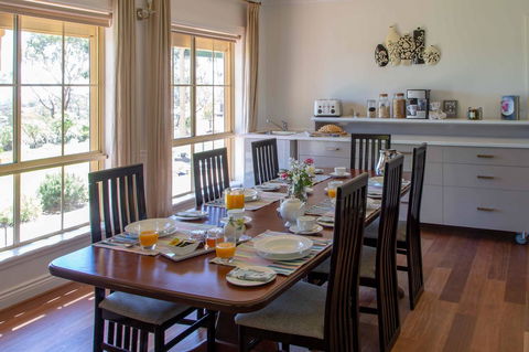 Angaston House - Hotel Accommodation 11