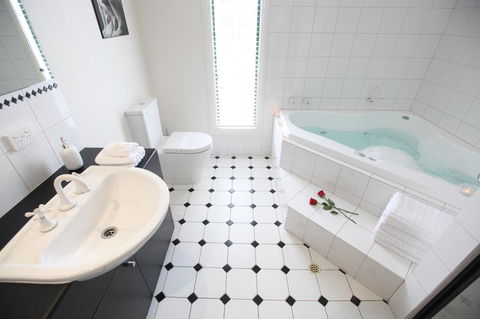 Wine And Roses Bed And Breakfast - Hotel Accommodation 11