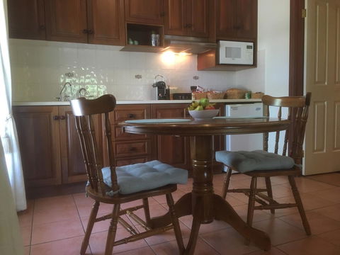 Wine And Roses Bed And Breakfast - Hotel Accommodation 2