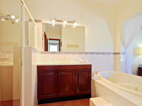 Wine And Roses Bed And Breakfast - Hotel Accommodation 18